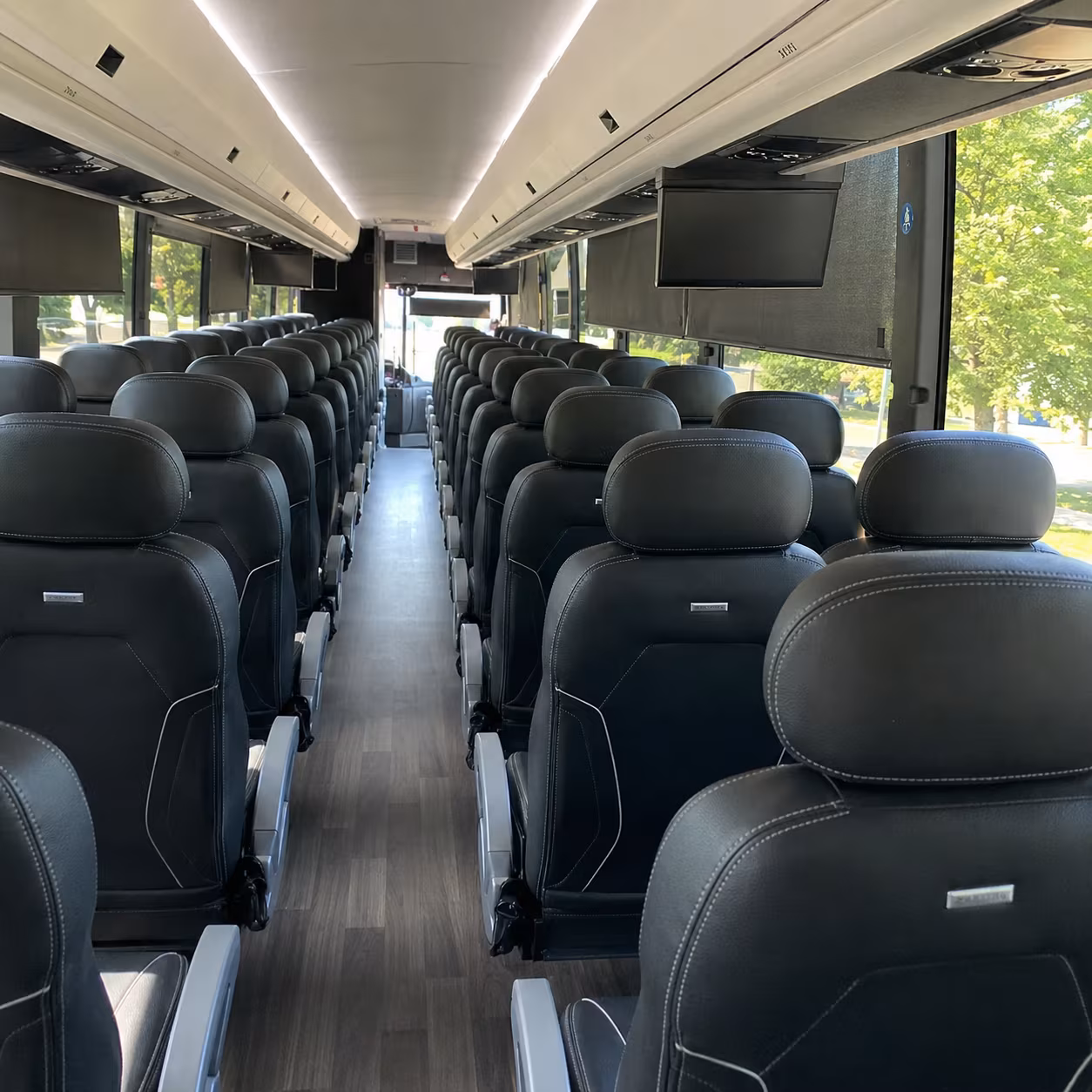 charter bus rentals for phoenix zoo and museum field trips