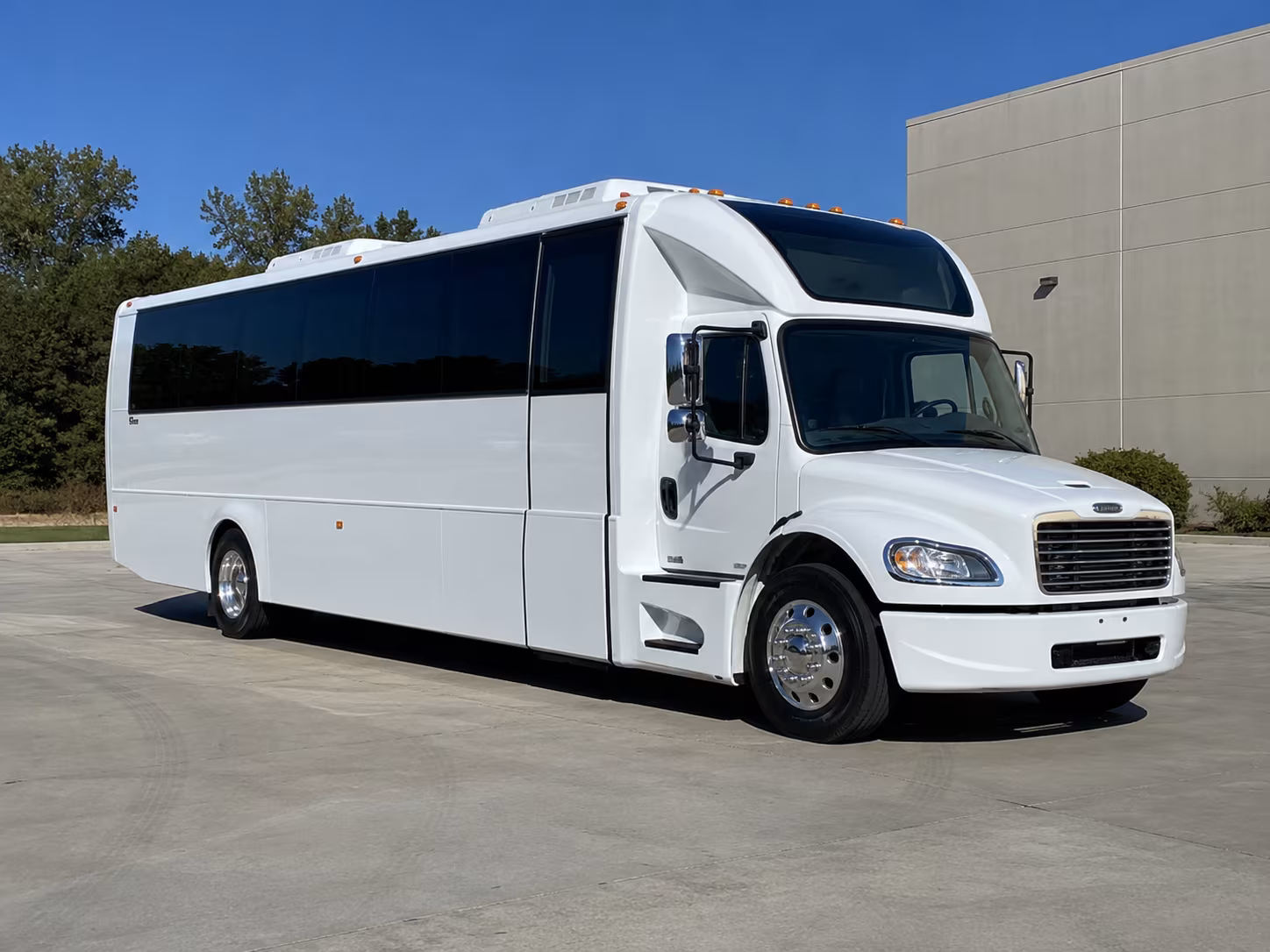 goodyear 28 passenger party bus